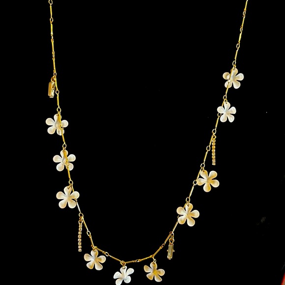 A PIECE MADE FOR YOU. - Picture 3 of 3